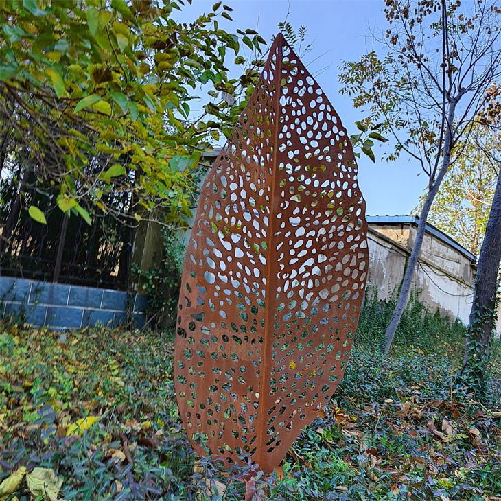 Arca Daun Keluli Corten Hiasan Taman